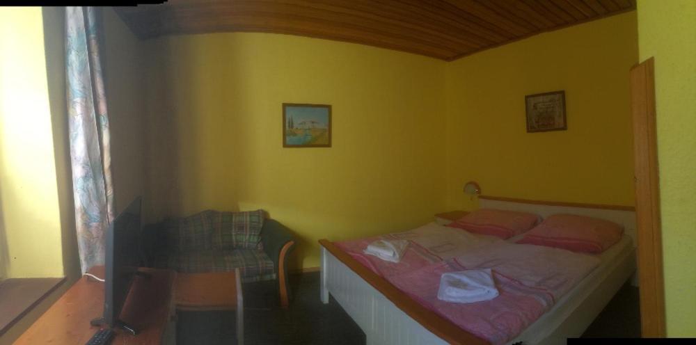 Penzion u Příhodů Jesenice  Exterior foto